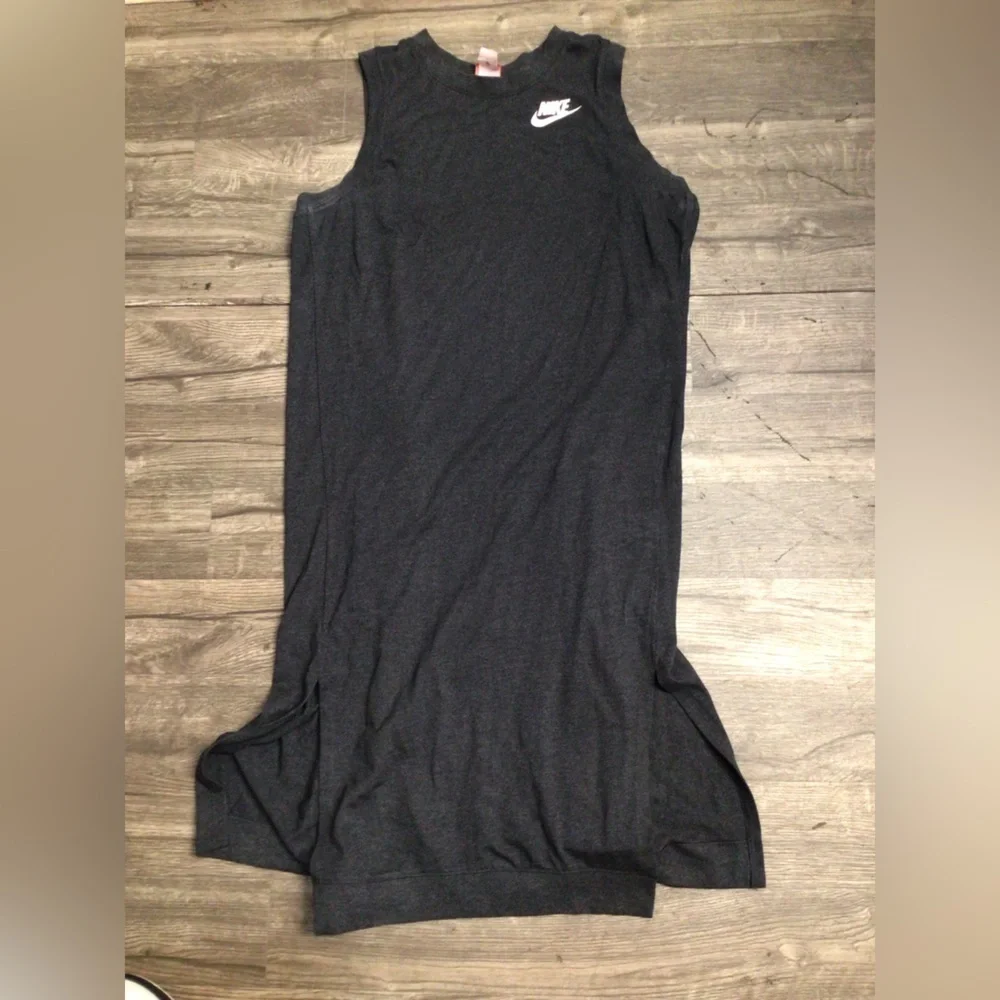 Nike Men's Charcoal Short Sleeve Tee